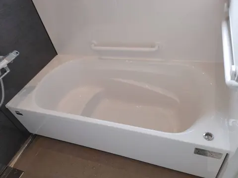 浴室改修後の浴槽